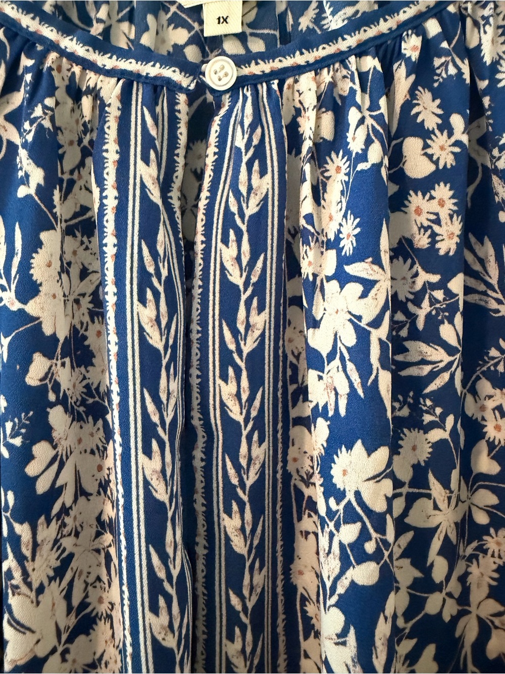 Women’s Max Studio Blue and White Floral Peasant Blouse - Picture 3 of 4